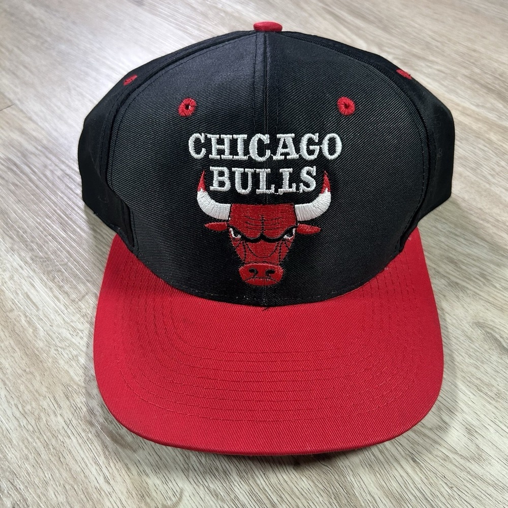 VTG Chicago Bulls Snapback Hat NBA Basketball Logo 7 Black Red‎ Cap